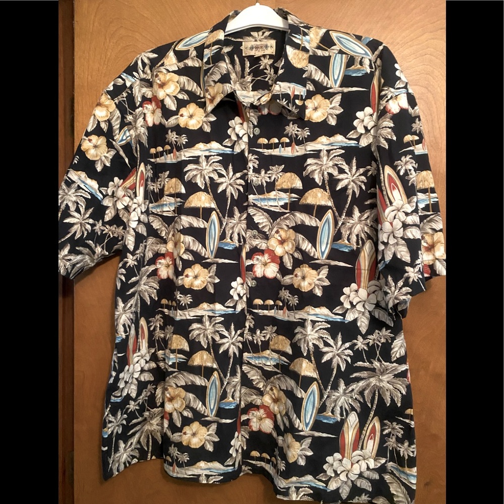 Vintage Men’s Hawaiian Shirt.